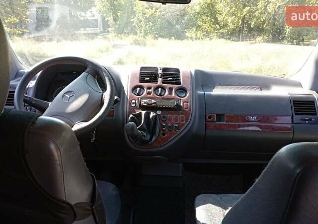 Чорний Мерседес Віто, об'ємом двигуна 2.2 л та пробігом 342 тис. км за 5200 $, фото 2 на Automoto.ua