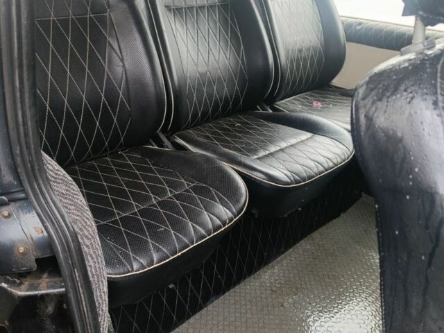 Черный Мерседес Вито, объемом двигателя 2 л и пробегом 340 тыс. км за 2699 $, фото 6 на Automoto.ua