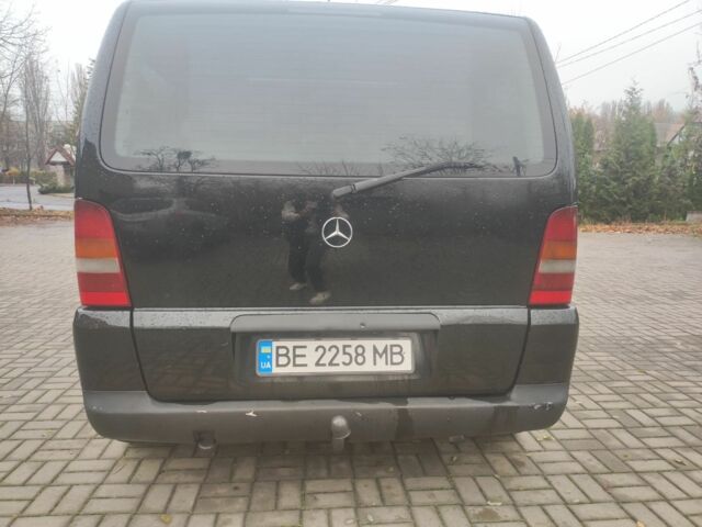 Черный Мерседес Вито, объемом двигателя 2.2 л и пробегом 340 тыс. км за 5100 $, фото 7 на Automoto.ua