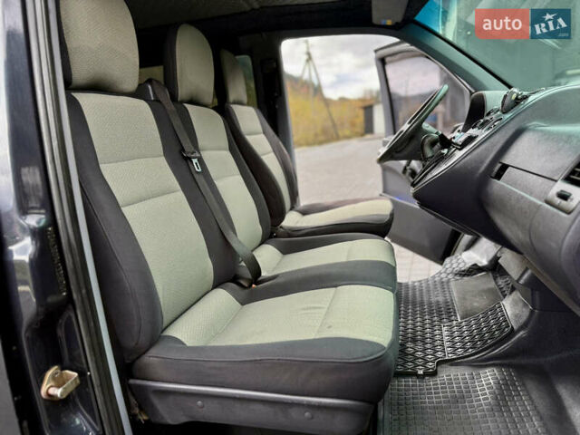 Черный Мерседес Вито, объемом двигателя 2.2 л и пробегом 370 тыс. км за 4699 $, фото 49 на Automoto.ua