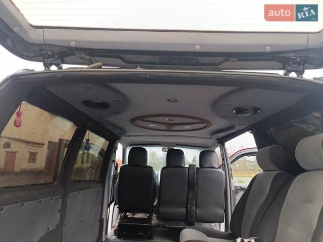 Черный Мерседес Вито, объемом двигателя 2.15 л и пробегом 520 тыс. км за 4950 $, фото 10 на Automoto.ua