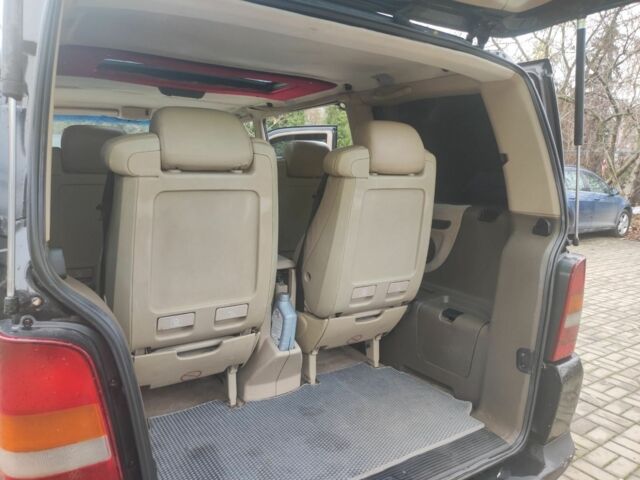 Черный Мерседес Вито, объемом двигателя 2.2 л и пробегом 340 тыс. км за 5100 $, фото 19 на Automoto.ua