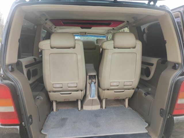 Черный Мерседес Вито, объемом двигателя 2.2 л и пробегом 340 тыс. км за 5100 $, фото 18 на Automoto.ua