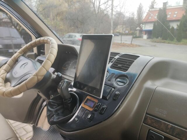 Черный Мерседес Вито, объемом двигателя 2.2 л и пробегом 340 тыс. км за 5100 $, фото 9 на Automoto.ua