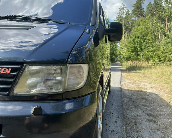 Черный Мерседес Вито, объемом двигателя 2.2 л и пробегом 330 тыс. км за 8000 $, фото 13 на Automoto.ua