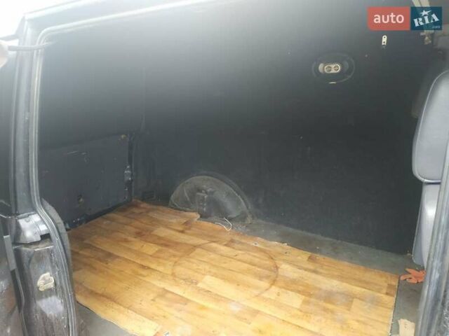 Чорний Мерседес Віто, об'ємом двигуна 2.1 л та пробігом 270 тис. км за 2800 $, фото 1 на Automoto.ua