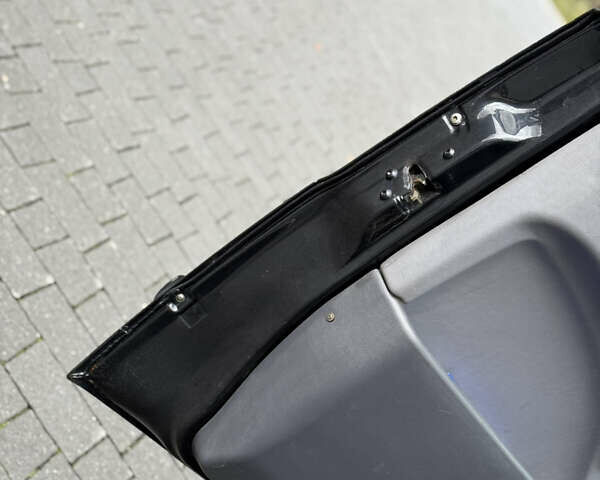 Черный Мерседес Вито, объемом двигателя 2.2 л и пробегом 370 тыс. км за 4699 $, фото 38 на Automoto.ua