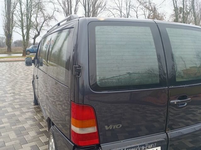 Черный Мерседес Вито, объемом двигателя 2 л и пробегом 340 тыс. км за 2699 $, фото 11 на Automoto.ua
