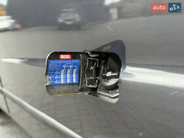 Черный Мерседес Вито, объемом двигателя 2.2 л и пробегом 370 тыс. км за 4699 $, фото 20 на Automoto.ua