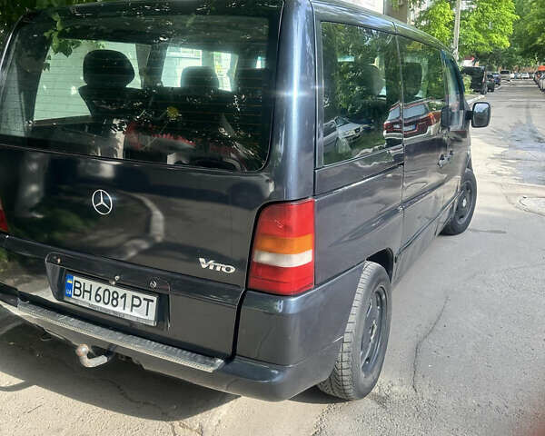 Черный Мерседес Вито, объемом двигателя 2.15 л и пробегом 300 тыс. км за 4500 $, фото 10 на Automoto.ua