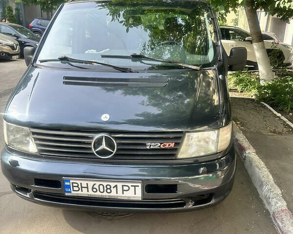 Черный Мерседес Вито, объемом двигателя 2.15 л и пробегом 300 тыс. км за 4500 $, фото 8 на Automoto.ua