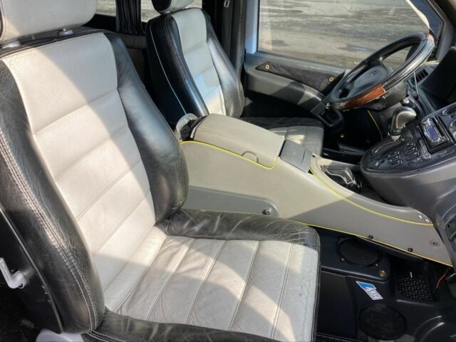 Черный Мерседес Вито, объемом двигателя 2.1 л и пробегом 311 тыс. км за 3000 $, фото 5 на Automoto.ua