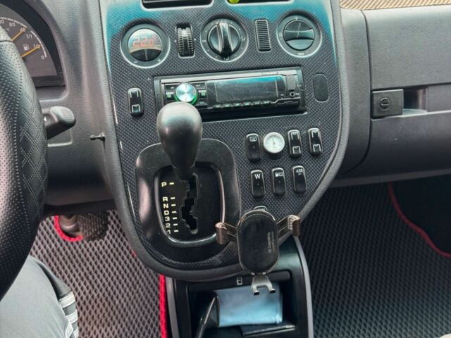 Черный Мерседес Вито, объемом двигателя 2.2 л и пробегом 360 тыс. км за 6000 $, фото 13 на Automoto.ua