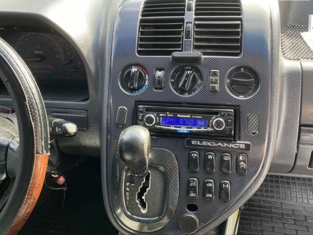 Черный Мерседес Вито, объемом двигателя 2.1 л и пробегом 311 тыс. км за 3000 $, фото 8 на Automoto.ua