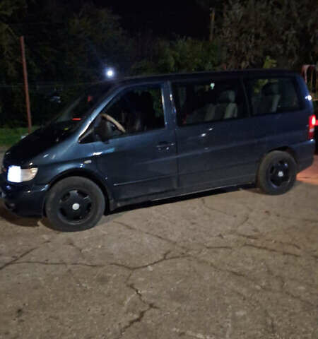 Черный Мерседес Вито, объемом двигателя 2.15 л и пробегом 300 тыс. км за 4500 $, фото 5 на Automoto.ua