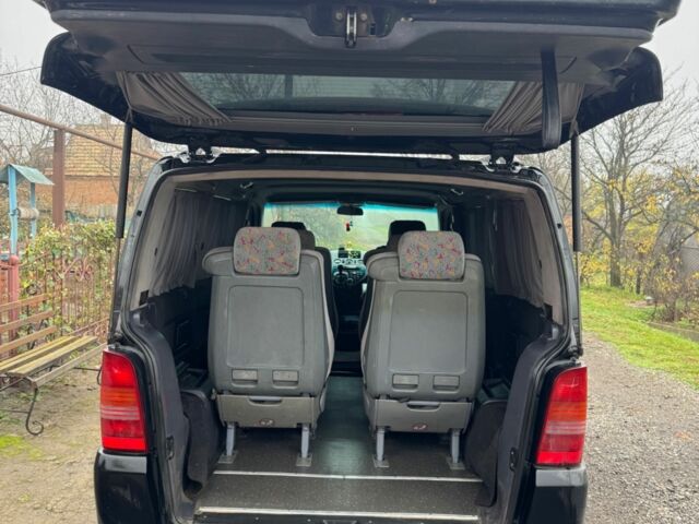 Черный Мерседес Вито, объемом двигателя 2.2 л и пробегом 360 тыс. км за 6000 $, фото 10 на Automoto.ua