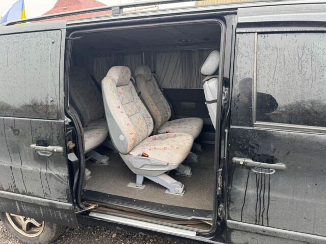 Черный Мерседес Вито, объемом двигателя 2.2 л и пробегом 360 тыс. км за 6000 $, фото 8 на Automoto.ua