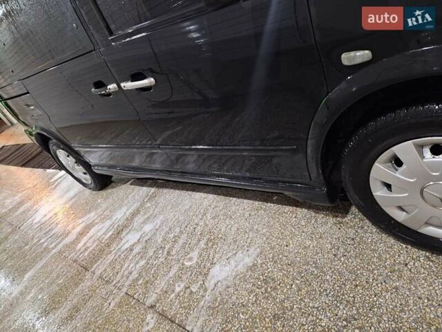 Чорний Мерседес Віто, об'ємом двигуна 2.2 л та пробігом 242 тис. км за 4000 $, фото 4 на Automoto.ua