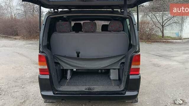 Черный Мерседес Вито, объемом двигателя 2.15 л и пробегом 280 тыс. км за 8000 $, фото 7 на Automoto.ua