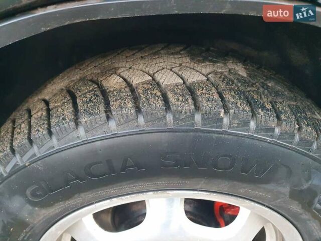 Чорний Мерседес Віто, об'ємом двигуна 2.15 л та пробігом 530 тис. км за 5800 $, фото 43 на Automoto.ua