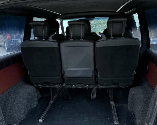 Мерседес Вито 2003 в Черновцах на Automoto.ua Черный Мерседес Вито, объемом двигателя 2.15 л и пробегом 340 тыс. км за 4850 $, фото 25 на Automoto.ua