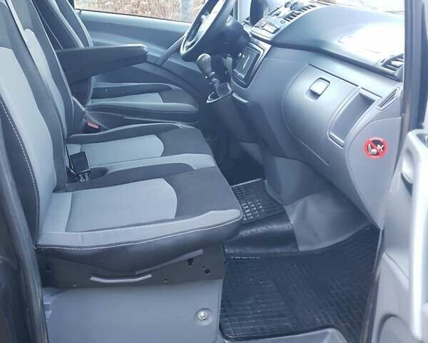 Чорний Мерседес Віто, об'ємом двигуна 2.15 л та пробігом 530 тис. км за 5800 $, фото 29 на Automoto.ua