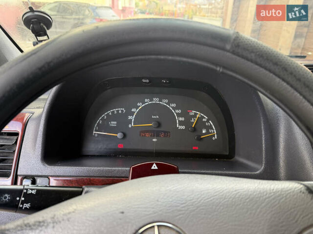 Черный Мерседес Вито, объемом двигателя 2.15 л и пробегом 347 тыс. км за 5200 $, фото 7 на Automoto.ua