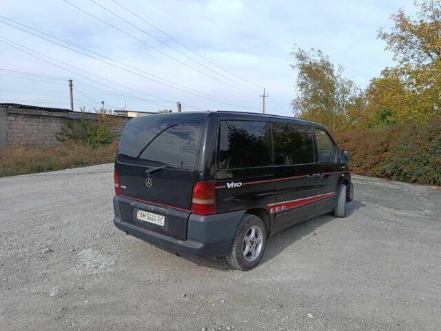 Черный Мерседес Вито, объемом двигателя 2.1 л и пробегом 380 тыс. км за 3800 $, фото 5 на Automoto.ua
