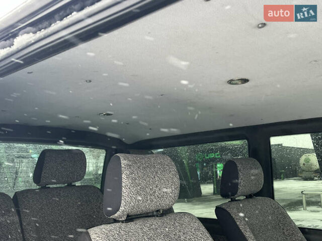 Чорний Мерседес Віто, об'ємом двигуна 2.15 л та пробігом 549 тис. км за 5899 $, фото 46 на Automoto.ua