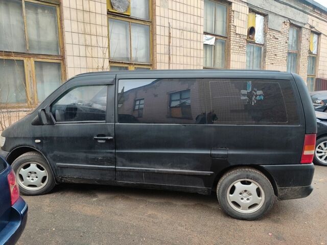 Черный Мерседес Вито, объемом двигателя 2.1 л и пробегом 460 тыс. км за 3578 $, фото 1 на Automoto.ua