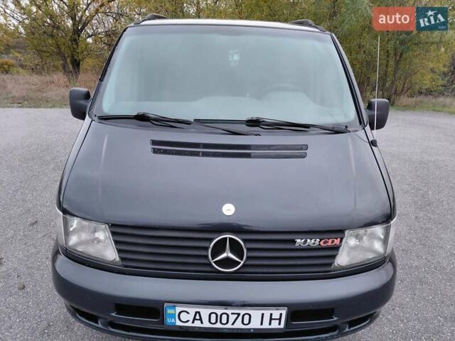 Черный Мерседес Вито, объемом двигателя 2.2 л и пробегом 489 тыс. км за 5200 $, фото 5 на Automoto.ua