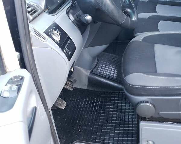 Чорний Мерседес Віто, об'ємом двигуна 2.15 л та пробігом 530 тис. км за 5800 $, фото 25 на Automoto.ua