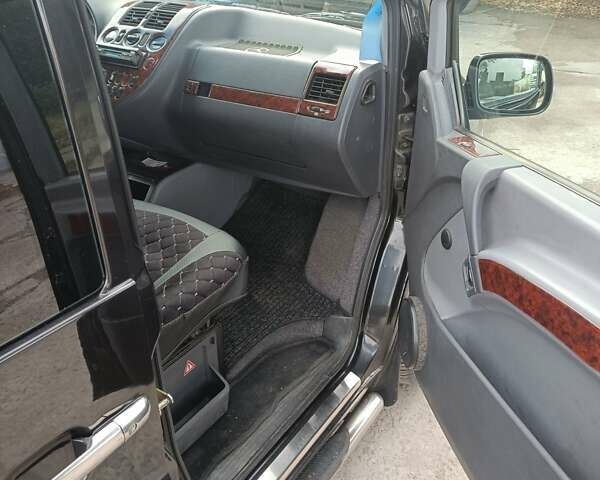 Чорний Мерседес Віто, об'ємом двигуна 2.2 л та пробігом 240 тис. км за 10000 $, фото 1 на Automoto.ua