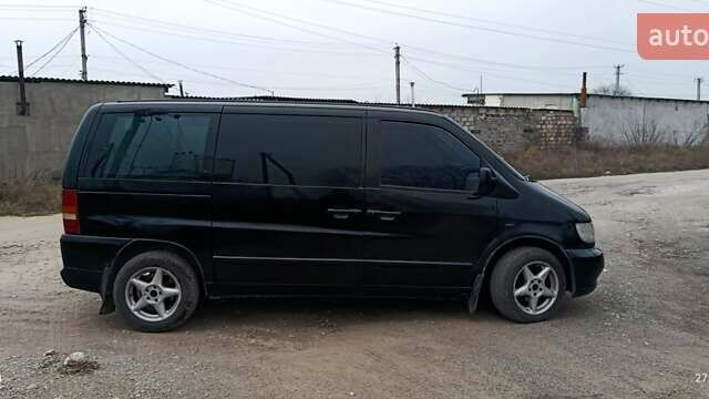 Черный Мерседес Вито, объемом двигателя 2.15 л и пробегом 280 тыс. км за 8000 $, фото 2 на Automoto.ua