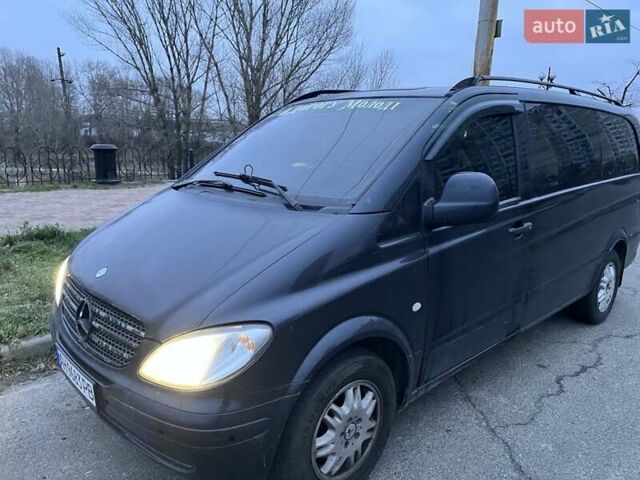 Черный Мерседес Вито, объемом двигателя 2.15 л и пробегом 264 тыс. км за 6000 $, фото 2 на Automoto.ua