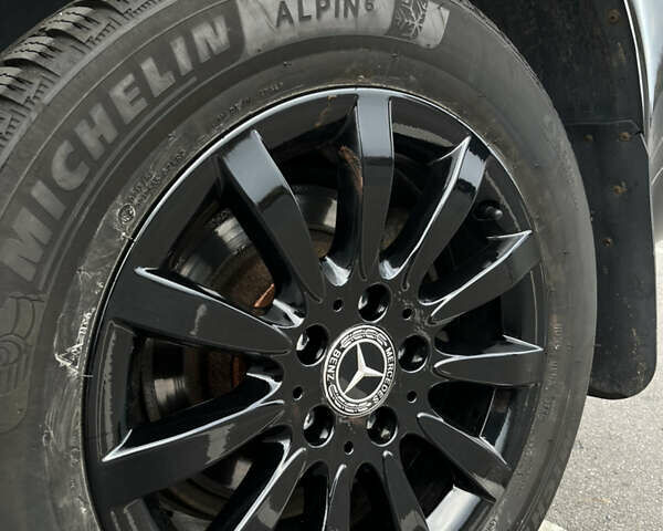 Черный Мерседес Вито, объемом двигателя 2.15 л и пробегом 547 тыс. км за 5900 $, фото 10 на Automoto.ua