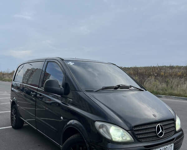 Черный Мерседес Вито, объемом двигателя 2.15 л и пробегом 547 тыс. км за 5900 $, фото 1 на Automoto.ua