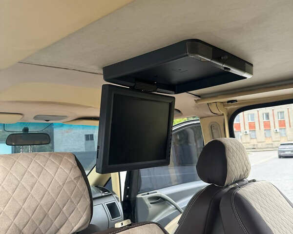 Чорний Мерседес Віто, об'ємом двигуна 2.15 л та пробігом 600 тис. км за 7800 $, фото 7 на Automoto.ua