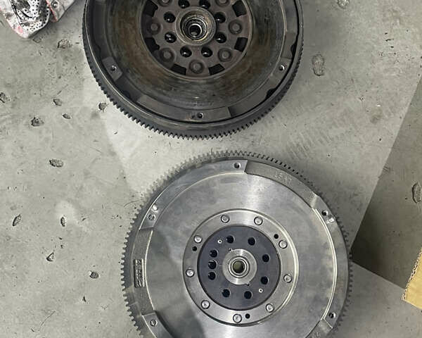 Черный Мерседес Вито, объемом двигателя 2.15 л и пробегом 367 тыс. км за 9999 $, фото 29 на Automoto.ua