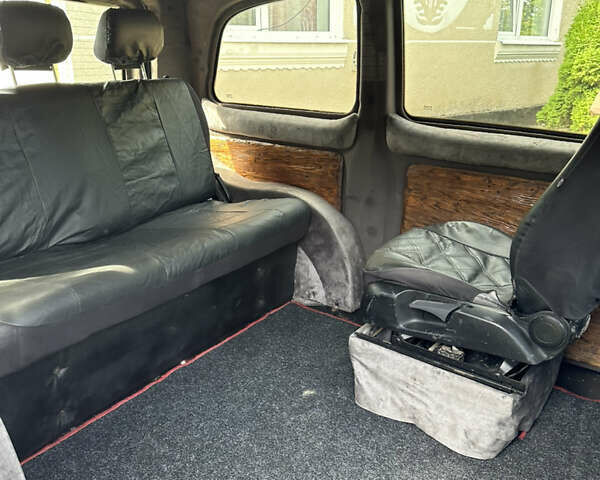 Чорний Мерседес Віто, об'ємом двигуна 2.15 л та пробігом 415 тис. км за 6790 $, фото 10 на Automoto.ua