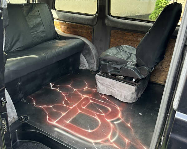 Чорний Мерседес Віто, об'ємом двигуна 2.15 л та пробігом 415 тис. км за 6790 $, фото 9 на Automoto.ua