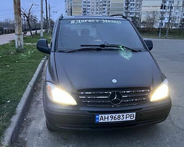 Черный Мерседес Вито, объемом двигателя 2.15 л и пробегом 264 тыс. км за 6000 $, фото 4 на Automoto.ua