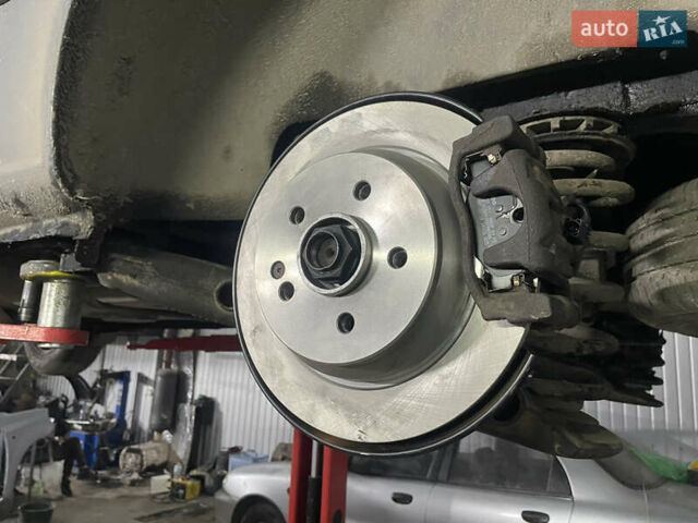 Черный Мерседес Вито, объемом двигателя 2.15 л и пробегом 367 тыс. км за 9999 $, фото 22 на Automoto.ua