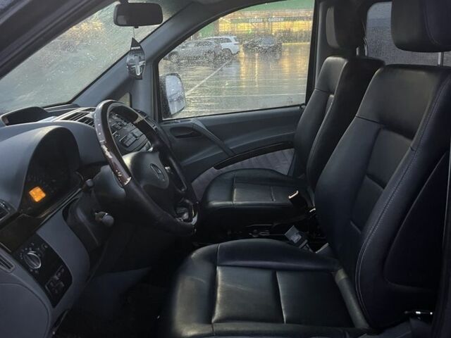 Черный Мерседес Вито, объемом двигателя 2.1 л и пробегом 480 тыс. км за 5500 $, фото 6 на Automoto.ua