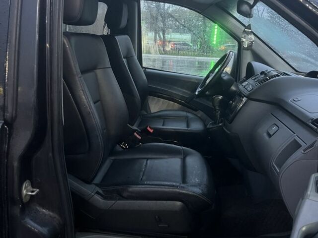 Черный Мерседес Вито, объемом двигателя 2.1 л и пробегом 480 тыс. км за 5500 $, фото 5 на Automoto.ua