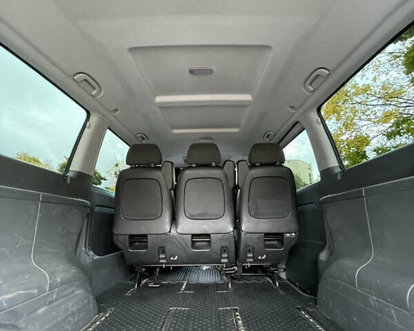 Черный Мерседес Вито, объемом двигателя 2.15 л и пробегом 438 тыс. км за 7900 $, фото 25 на Automoto.ua