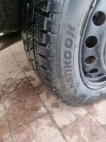 Черный Мерседес Вито, объемом двигателя 2.15 л и пробегом 470 тыс. км за 6750 $, фото 9 на Automoto.ua