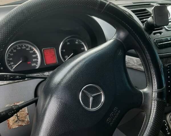 Черный Мерседес Вито, объемом двигателя 2.15 л и пробегом 420 тыс. км за 8500 $, фото 11 на Automoto.ua