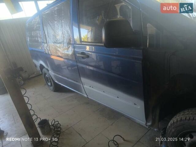 Черный Мерседес Вито, объемом двигателя 2.15 л и пробегом 470 тыс. км за 6750 $, фото 5 на Automoto.ua