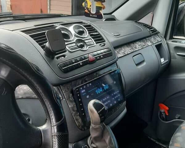 Черный Мерседес Вито, объемом двигателя 2.15 л и пробегом 420 тыс. км за 8500 $, фото 9 на Automoto.ua